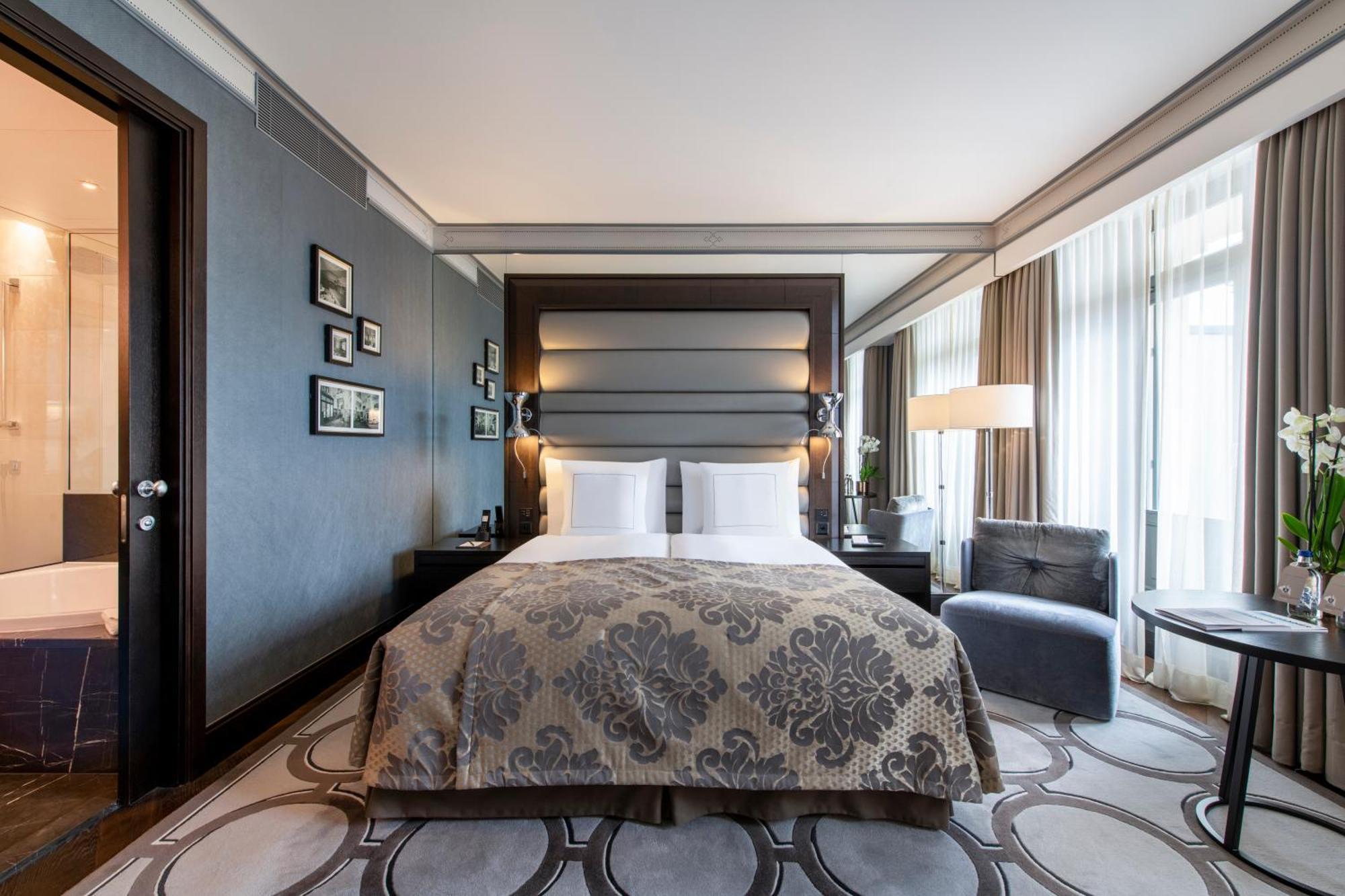 Savoy Executive room,1765379510:JPEG