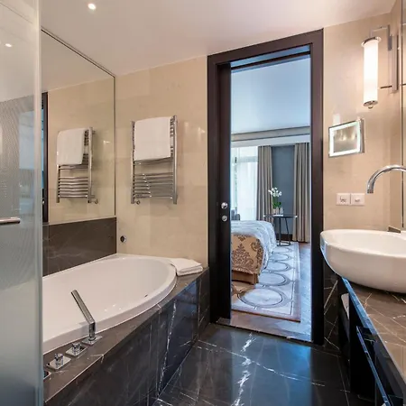 Royal Savoy Hotel & Spa-3